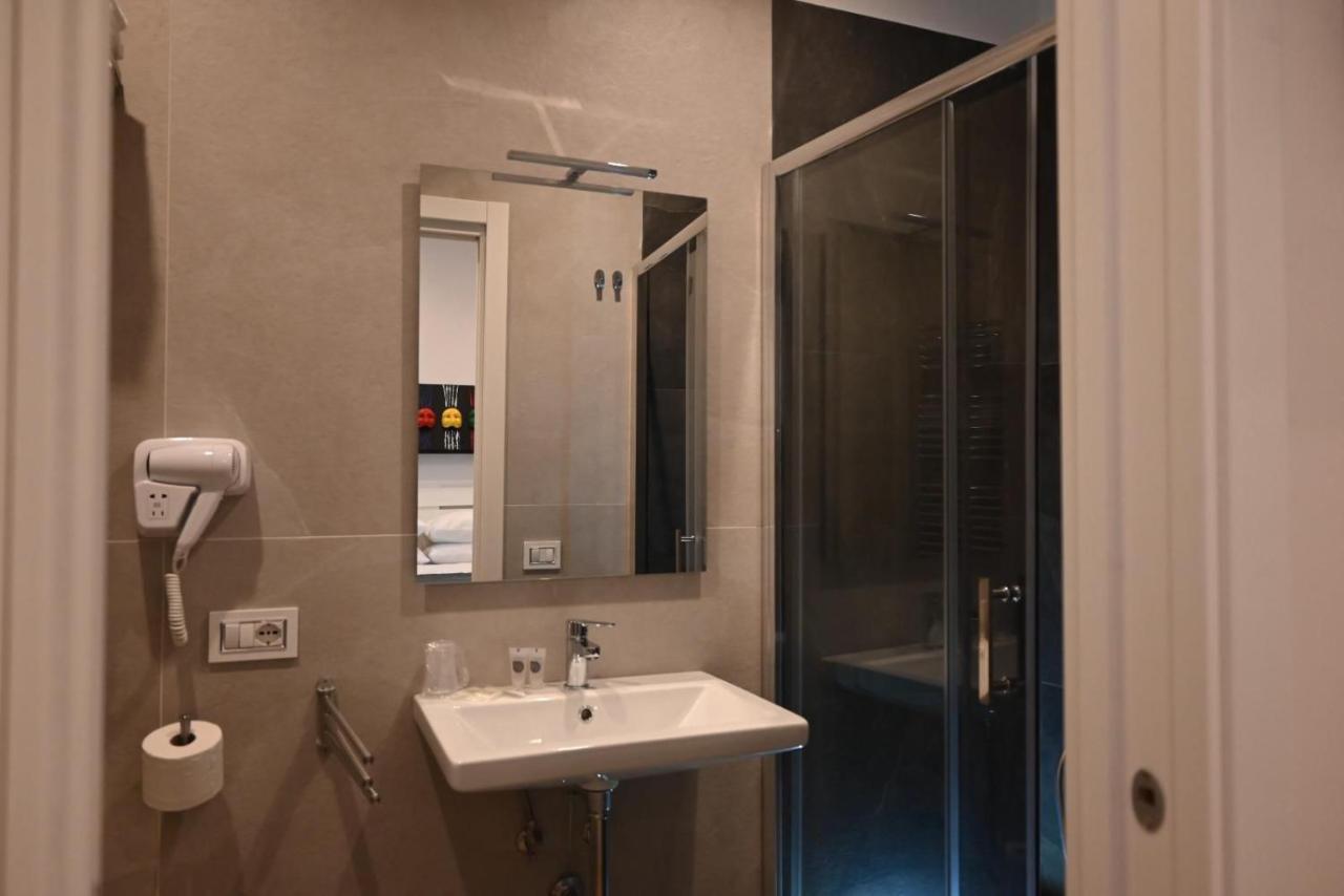 Double Room Private Bathroom,1292263612:JPEG